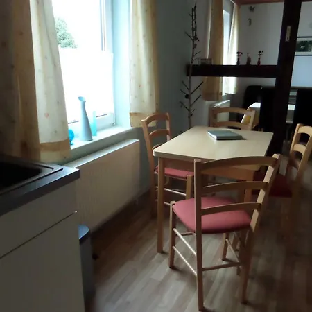 Doppelhaushaelfte In Idyllischer Lage, Separater Eingang Дом отдыха *